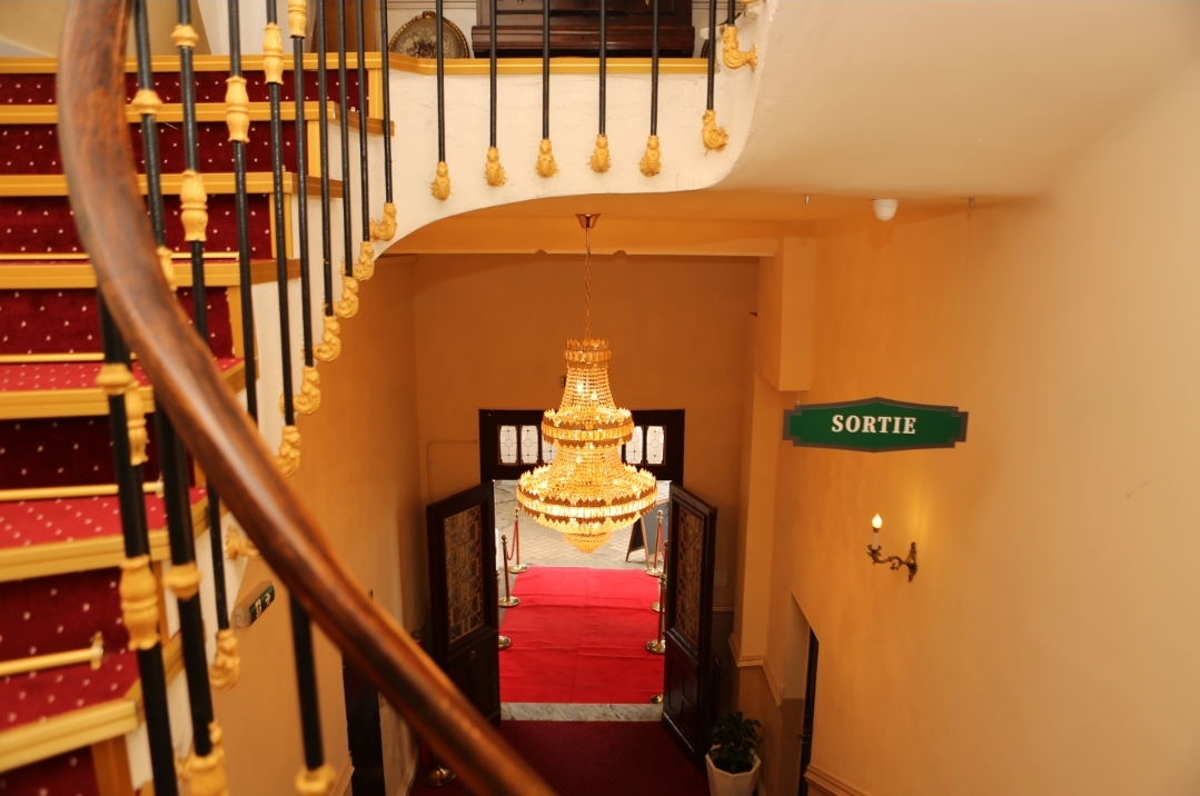 Entrée et Lustre